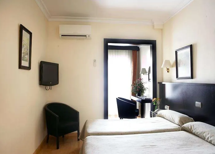 Hotel Gaudi 3*