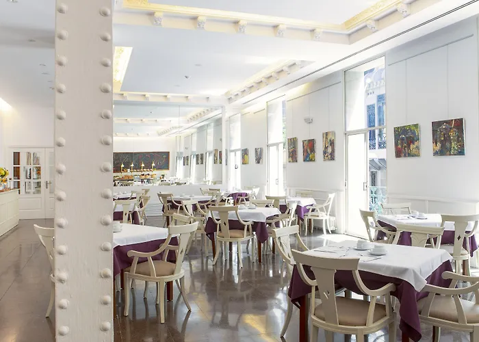 Hotel Gaudi 3*