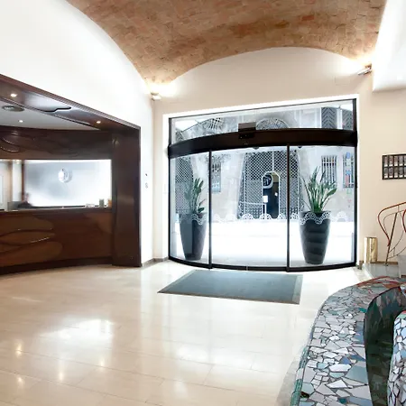 Gaudi Hotel 3*