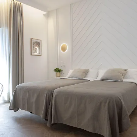 מלון Gaudi 3*