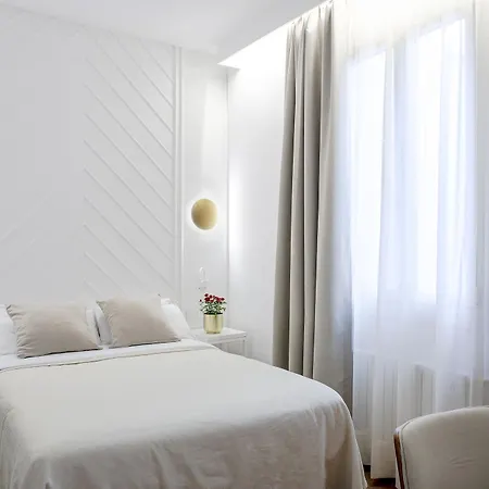Hotel Gaudi 3*